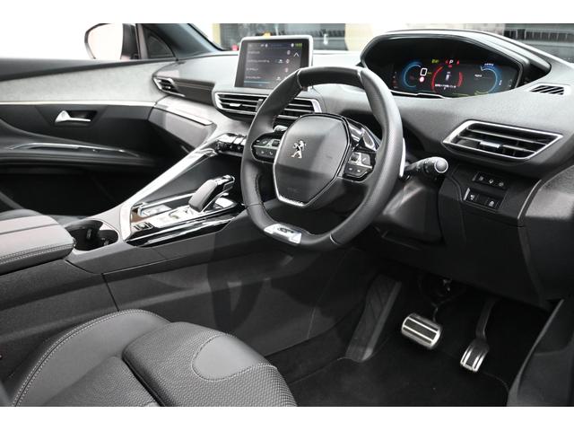 3008 GTハイブリッド4 1オーナー 後期モデル アクティブセーフティブレーキ ハーフ革 パノラマサンルーフ 純正タッチスクリーン CarPlay パノラマビューカメラ 純正18AW ブラインドスポットモニター 2年保証付(7枚目)