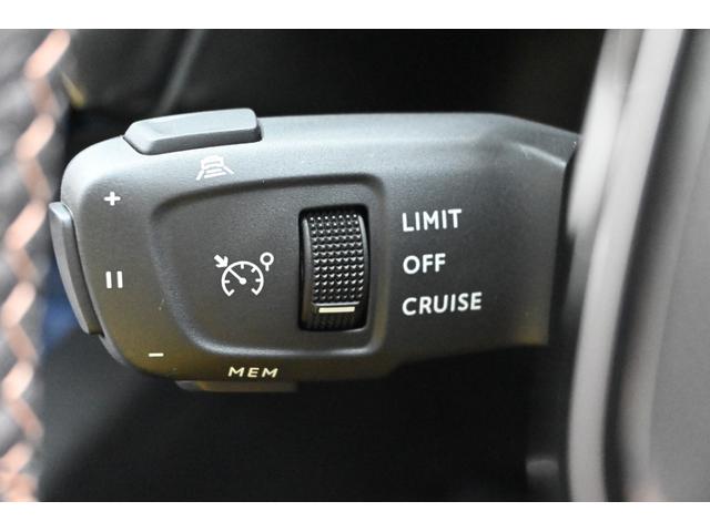 3008 GTハイブリッド4 1オーナー 後期モデル アクティブセーフティブレーキ ハーフ革 パノラマサンルーフ 純正タッチスクリーン CarPlay パノラマビューカメラ 純正18AW ブラインドスポットモニター 2年保証付(20枚目)