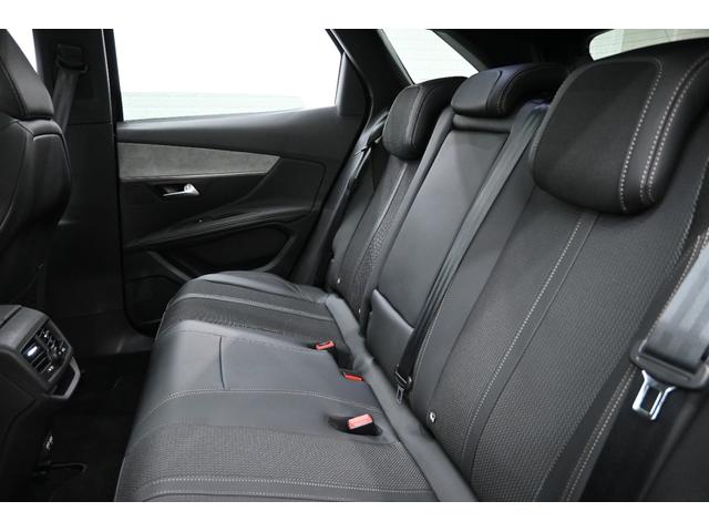 3008 GTハイブリッド4 1オーナー 後期モデル アクティブセーフティブレーキ ハーフ革 パノラマサンルーフ 純正タッチスクリーン CarPlay パノラマビューカメラ 純正18AW ブラインドスポットモニター 2年保証付(32枚目)