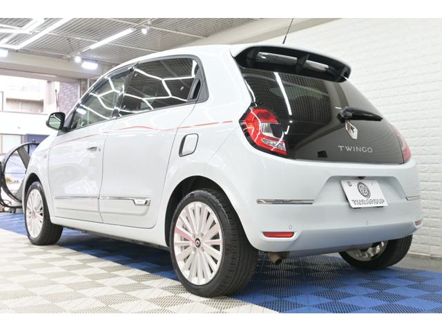 トゥインゴ バイブス 1オーナー 特別仕様車 専用ファブリックシート シートヒーター 純正タッチスクリーン CarPlay サブウーハー クルコン バックカメラ 専用16インチAW LEDヘッドライト 2年保証付(6枚目)