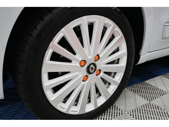 トゥインゴ バイブス 1オーナー 特別仕様車 専用ファブリックシート シートヒーター 純正タッチスクリーン CarPlay サブウーハー クルコン バックカメラ 専用16インチAW LEDヘッドライト 2年保証付(11枚目)