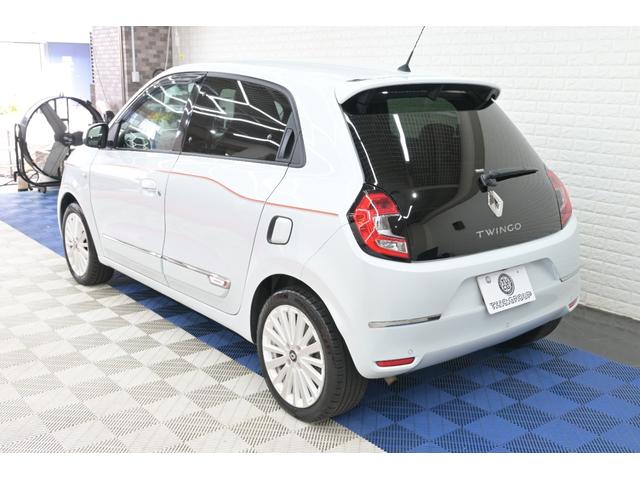 トゥインゴ バイブス 1オーナー 特別仕様車 専用ファブリックシート シートヒーター 純正タッチスクリーン CarPlay サブウーハー クルコン バックカメラ 専用16インチAW LEDヘッドライト 2年保証付(16枚目)