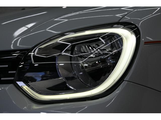 トゥインゴ バイブス 1オーナー 特別仕様車 専用ファブリックシート シートヒーター 純正タッチスクリーン CarPlay サブウーハー クルコン バックカメラ 専用16インチAW LEDヘッドライト 2年保証付(22枚目)