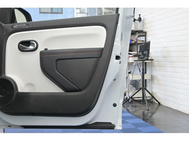 トゥインゴ バイブス 1オーナー 特別仕様車 専用ファブリックシート シートヒーター 純正タッチスクリーン CarPlay サブウーハー クルコン バックカメラ 専用16インチAW LEDヘッドライト 2年保証付(24枚目)