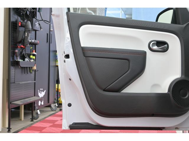 トゥインゴ バイブス 1オーナー 特別仕様車 専用ファブリックシート シートヒーター 純正タッチスクリーン CarPlay サブウーハー クルコン バックカメラ 専用16インチAW LEDヘッドライト 2年保証付(26枚目)