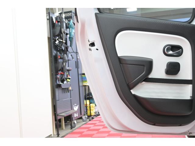 トゥインゴ バイブス 1オーナー 特別仕様車 専用ファブリックシート シートヒーター 純正タッチスクリーン CarPlay サブウーハー クルコン バックカメラ 専用16インチAW LEDヘッドライト 2年保証付(27枚目)
