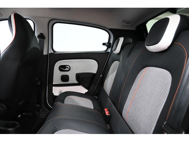 トゥインゴ バイブス 1オーナー 特別仕様車 専用ファブリックシート シートヒーター 純正タッチスクリーン CarPlay サブウーハー クルコン バックカメラ 専用16インチAW LEDヘッドライト 2年保証付(33枚目)