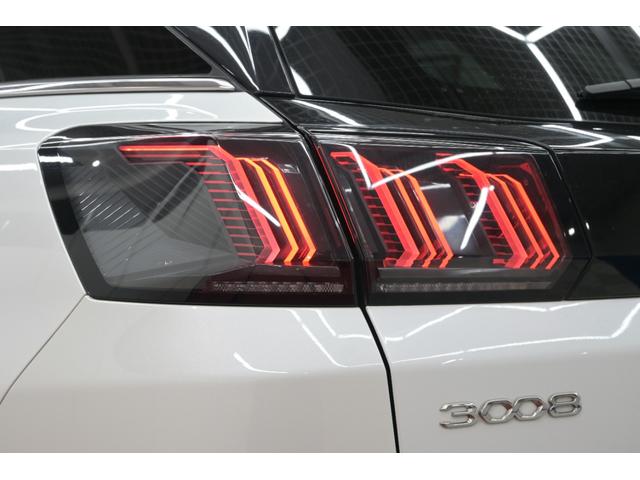 ３００８ ＧＴハイブリッド４　Ｐスタ　ＡＣＣ　ハーフ革　パノラマサンルーフ　純正タッチスクリーン　ナビＴＶ　ＣａｒＰｌａｙ　ＢＴオーディオ＆ＴＥＬ　バックカメラ　純正１８インチＡＷ　ＬＥＤライト　２年保証付（42枚目）