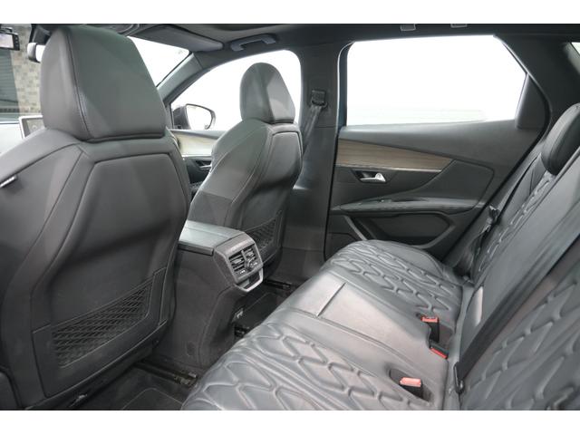 ３００８ ＧＴハイブリッド４　レザーパッケージ　１オーナー　Ｐスタ　ＡＣＣ　黒本革　パノラマサンルーフ　純正タッチスクリーン　ＣａｒＰｌａｙ　ＢＴオーディオ＆ＴＥＬ　バックカメラ　純正１８インチＡＷ　ＬＥＤライト　２年保証付（15枚目）