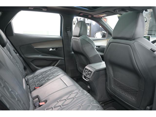 ３００８ ＧＴハイブリッド４　レザーパッケージ　１オーナー　Ｐスタ　ＡＣＣ　黒本革　パノラマサンルーフ　純正タッチスクリーン　ＣａｒＰｌａｙ　ＢＴオーディオ＆ＴＥＬ　バックカメラ　純正１８インチＡＷ　ＬＥＤライト　２年保証付（17枚目）