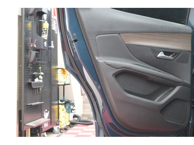 ３００８ ＧＴハイブリッド４　レザーパッケージ　１オーナー　Ｐスタ　ＡＣＣ　黒本革　パノラマサンルーフ　純正タッチスクリーン　ＣａｒＰｌａｙ　ＢＴオーディオ＆ＴＥＬ　バックカメラ　純正１８インチＡＷ　ＬＥＤライト　２年保証付（27枚目）