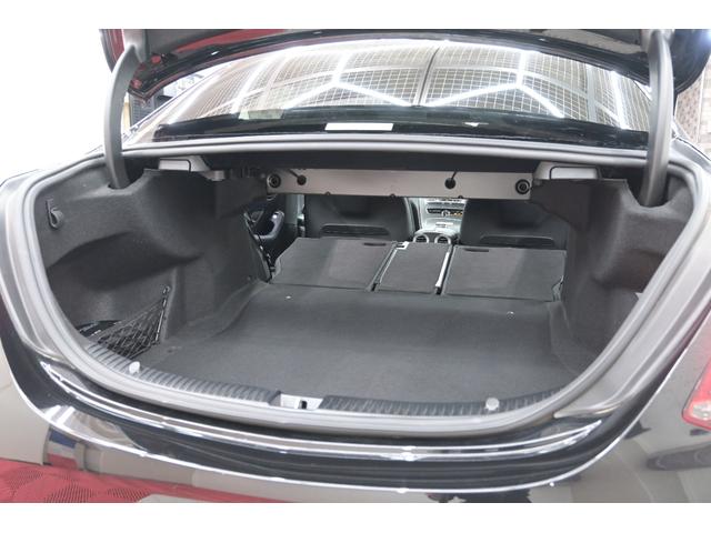 Ｃクラス Ｃ２００ローレウスエディションスポーツプラスパック　レーダーセーフティＰ　ＡＣＣ　ＢＳＭ　黒革　ヒーター＆ベンチレーター　純正ＨＤＤナビ　フルセグ　Ｂカメラ　ＣａｒＰｌａｙ　ＡＭＧエアロ＆１８インチＡＷ　エアマチックサス　ヘッドアップＤ　２年保証付（13枚目）