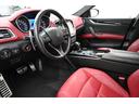 ギブリ グランスポーツ　ツーリングＰ　左ハンドル　サンルーフ　赤革　ＡＣＣ　８．４インチＭＴＣ＋　ナビＴＶ　Ｃａｒｐｌａｙ　Ｂカメラ　２０インチウラーノＡＷ　ＬＥＤライト　自動トランク＆フットトランク　ＬＥＤ　２年保証付（5枚目）