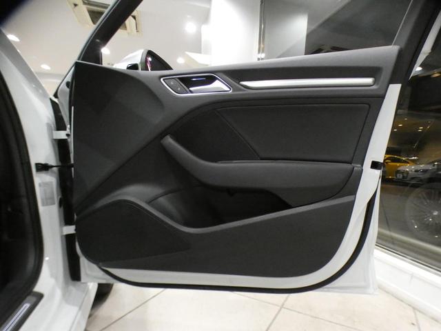 Ｓ３セダン ベースグレード　アシスタンスＰＫＧ／追ＡＣＣ／レーン＆サイドアシスト／半革／ヒーター／バーチャルＣＰ／ＭＭＩナビ／Ｂカメラ／ＰＤＣ／マトリクスＬＥＤ／マグネティックＲ／ＯＰ１９ＡＷ／レッドキャリパー／２年保証（26枚目）