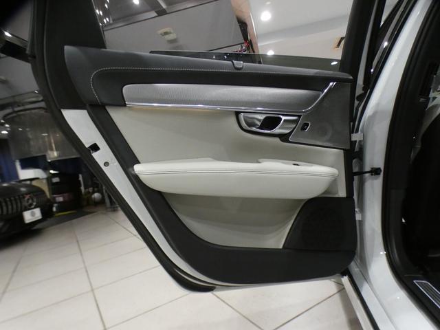 Ｖ９０ Ｂ６　ＡＷＤ　Ｒデザイン　追ＡＣＣ／ＬＫＡ＆レーンＣＨ／Ｂ＆Ｗサウンド／白革／全席ヒーター／パノラマＳＲ／タッチスクリーンＨＤＤナビ／Ｃａｒｐｌａｙ／ヘッドアップＤＳＰ／ＬＥＤライト／専用エクステリア＆２０ＡＷ／２年保証（24枚目）