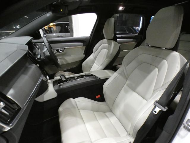 Ｖ９０ Ｂ６　ＡＷＤ　Ｒデザイン　追ＡＣＣ／ＬＫＡ＆レーンＣＨ／Ｂ＆Ｗサウンド／白革／全席ヒーター／パノラマＳＲ／タッチスクリーンＨＤＤナビ／Ｃａｒｐｌａｙ／ヘッドアップＤＳＰ／ＬＥＤライト／専用エクステリア＆２０ＡＷ／２年保証（28枚目）
