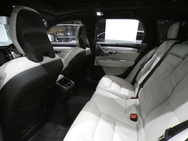 Ｖ９０ Ｂ６　ＡＷＤ　Ｒデザイン　追ＡＣＣ／ＬＫＡ＆レーンＣＨ／Ｂ＆Ｗサウンド／白革／全席ヒーター／パノラマＳＲ／タッチスクリーンＨＤＤナビ／Ｃａｒｐｌａｙ／ヘッドアップＤＳＰ／ＬＥＤライト／専用エクステリア＆２０ＡＷ／２年保証（29枚目）