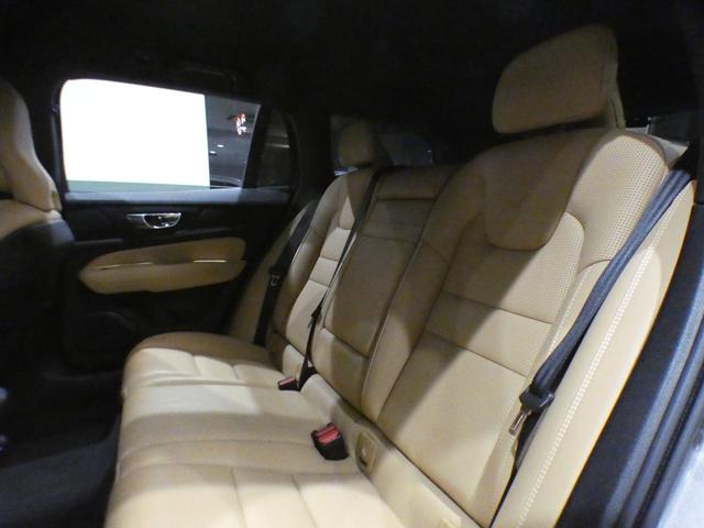 Ｖ６０ クロスカントリー　Ｔ５　ＡＷＤ　プロ　１オーナー／エクステリアスタイリングＫＩＴ／追ＡＣＣ／レーンキープ／衝突軽減／茶革／マッサージ機能／ヒーター＆ベンチレーター／ｈａｒｍａｎＫ／ヘッドアップＤＳＰ／ＬＥＤライト／１９ＡＷ／２年保証（13枚目）