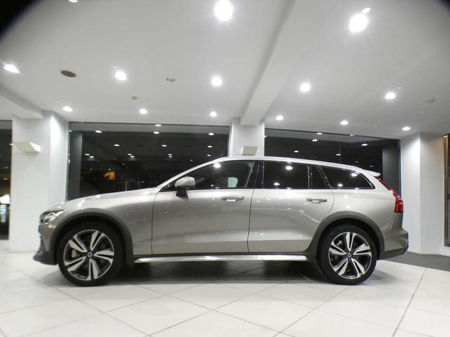 Ｖ６０ クロスカントリー　Ｔ５　ＡＷＤ　プロ　１オーナー／エクステリアスタイリングＫＩＴ／追ＡＣＣ／レーンキープ／衝突軽減／茶革／マッサージ機能／ヒーター＆ベンチレーター／ｈａｒｍａｎＫ／ヘッドアップＤＳＰ／ＬＥＤライト／１９ＡＷ／２年保証（19枚目）