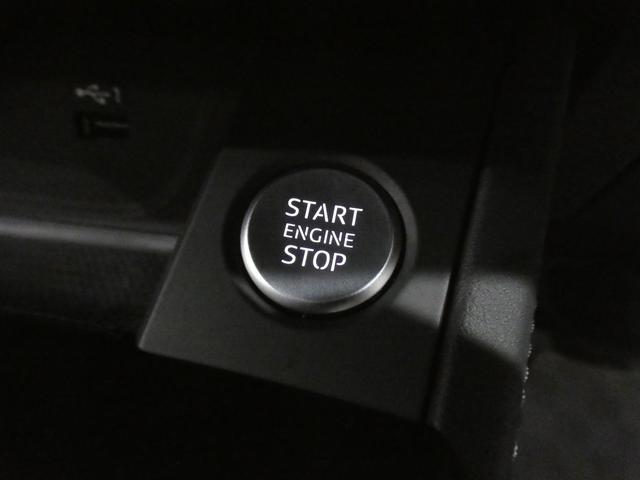 キーを取り出す事無くドアロックの施錠・開錠を行う事が可能なアドバンストキー（キーフリーアクセス）を搭載！エンジン始動も容易なプッシュスタート式になります！非常に人気の高い装備となっております！