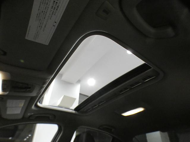 後席の広さも充分で足元も広く、大人がゆっくりと寛ぐ事が可能なリアシートになります！圧迫感や疲れを感じる事無く長時間のドライブもお楽しみ頂けます！ＴＥＬ：０４５−８４４−３７３７