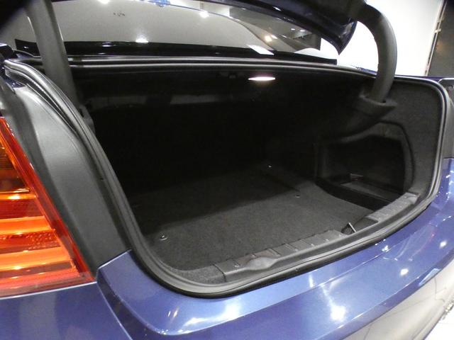 幅・奥行き共に十分なスペースを確保したトランクスペースになります！様々なシチュエーションにてご使用頂けます！