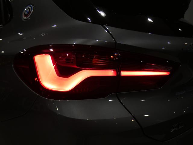 Ｘ２ Ｍ３５ｉ　セレクトＰＫＧ／追ＡＣＣ／インテリＳ／赤革／パノラマＳＲ／タッチＰ対応ｉドライブナビ／ヘッドアップＤＳＰ／Ｂカメラ／ＰＤＣ／ＬＥＤライト／専用エクステリア／２０ＡＷ／赤キャリパー／２年保証（40枚目）