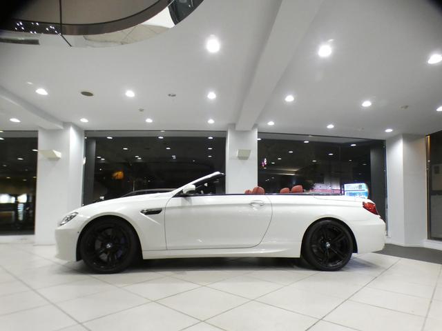 Ｍ６ カブリオレ　左Ｈ／コンフォＡ／赤革／黒幌／マッサージ／ヒーター＆ベンチレーター／Ｂ＆Ｏサウンド／ｉドライブナビ／ＢＴオーディオ／トップビュー・サイドビュー／ＬＥＤライト／専用エクステリア＆２０ＡＷ／２年保証（19枚目）