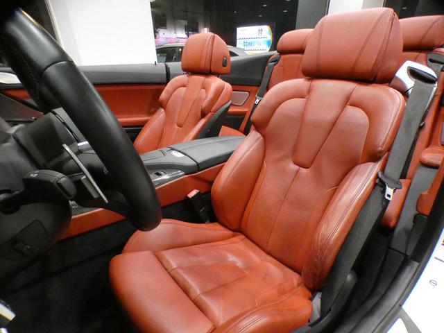 Ｍ６ カブリオレ　左Ｈ／コンフォＡ／赤革／黒幌／マッサージ／ヒーター＆ベンチレーター／Ｂ＆Ｏサウンド／ｉドライブナビ／ＢＴオーディオ／トップビュー・サイドビュー／ＬＥＤライト／専用エクステリア＆２０ＡＷ／２年保証（26枚目）