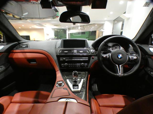Ｍ６ グランクーペ　コンフォＡ／レーンＣＨＷ／赤革／ヒーター＆ベンチレーター／Ｂ＆Ｏサウンド／ｉドライブナビ／ＢＴオーディオ／トップビュー・サイドビュー／ナイトビジョン／ＬＥＤライト／専用エクステリア＆２０ＡＷ／２年保証（26枚目）