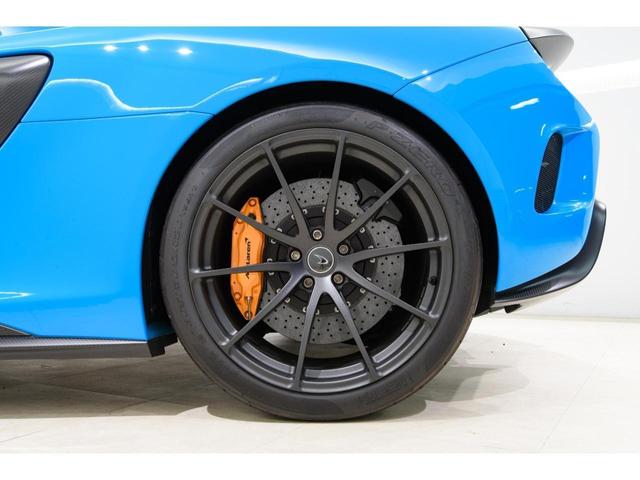 675LTスパイダー 世界限定500台 認定中古車 メリディアンスピーカー カーボンドアミラー レーシングシート ステッチマクラーレンオレンジ ブレーキキャリパーマクラーレンオレンジ スポーツエキゾースト(9枚目)