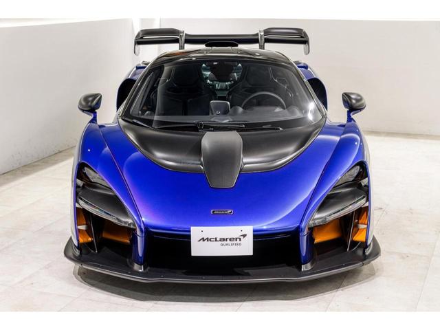 セナ 　認定中古車　ＭｃＬａｒｅｎ　ＡＺＡＢＵ　ＱＵＡＬＩＦＩＥＤ　世界５００台限定生産モデル　サテンエクステンデッドカーボンファイバー　９スポークウルトラライトウェイトホイール　グロスブラック（4枚目）