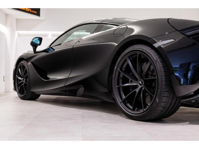 ７２０Ｓ ベースグレード　パフォーマンス　認定中古車　ＭｃＬＡＲＥＮ　ＱＵＡＬＩＦＩＥＤ　カーボンファイバーエクステリアアップグレードパック１　スポーツエキゾースト　１０スポーク鍛造ホイール（10枚目）