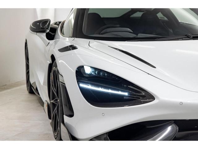 ７６５ＬＴ 　４．０　認定中古車　ＭｃＬＡＲＥＮ　ＱＵＡＬＩＦＩＥＤ　カーボンファイバーエクステリアアップグレードＰａｃｋ１＆Ｐａｃｋ２　１０スポークウルトラライトウェイト鍛造ホイール　ホイールフィニッシュステルス（5枚目）