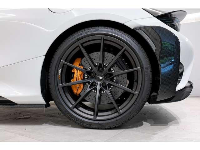 765LTスパイダー 4.0 4.0 認定中古車 McLAREN QUALIFIED クルーズコントロール 障害物センサー ドライブレコーダー LEDヘッドライト(15枚目)
