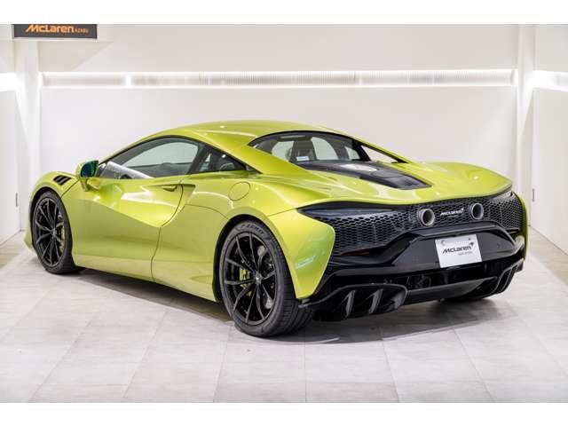 アルトゥーラ 　３．０　認定中古車　ＭｃＬＡＲＥＮ　ＱＵＡＬＩＦＩＥＤ　プラグインハイブリッドモデル　クルーズコントロール　パーキングアシスト　全周囲カメラ　ドライブレコーダー　ＨＤＤナビ　ＬＥＤヘッドライト（8枚目）