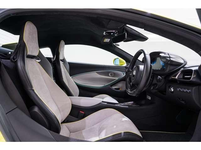 アルトゥーラ 　３．０　認定中古車　ＭｃＬＡＲＥＮ　ＱＵＡＬＩＦＩＥＤ　プラグインハイブリッドモデル　クルーズコントロール　パーキングアシスト　全周囲カメラ　ドライブレコーダー　ＨＤＤナビ　ＬＥＤヘッドライト（19枚目）