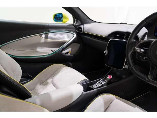 アルトゥーラ 　３．０　認定中古車　ＭｃＬＡＲＥＮ　ＱＵＡＬＩＦＩＥＤ　プラグインハイブリッドモデル　クルーズコントロール　パーキングアシスト　全周囲カメラ　ドライブレコーダー　ＨＤＤナビ　ＬＥＤヘッドライト（20枚目）