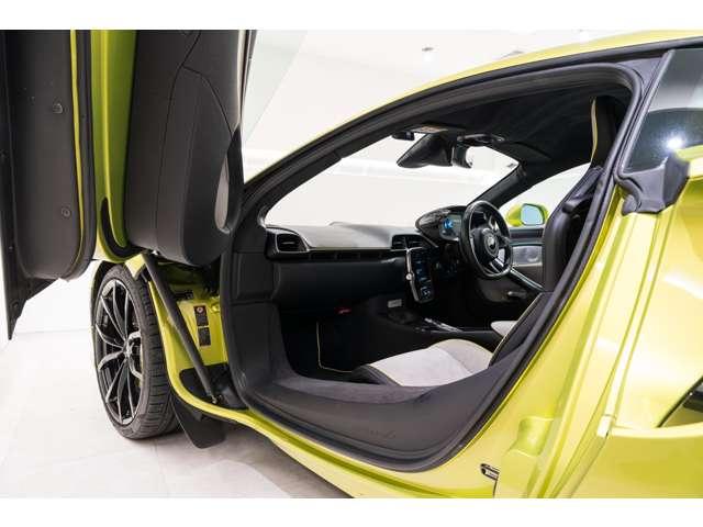 アルトゥーラ 　３．０　認定中古車　ＭｃＬＡＲＥＮ　ＱＵＡＬＩＦＩＥＤ　プラグインハイブリッドモデル　クルーズコントロール　パーキングアシスト　全周囲カメラ　ドライブレコーダー　ＨＤＤナビ　ＬＥＤヘッドライト（21枚目）