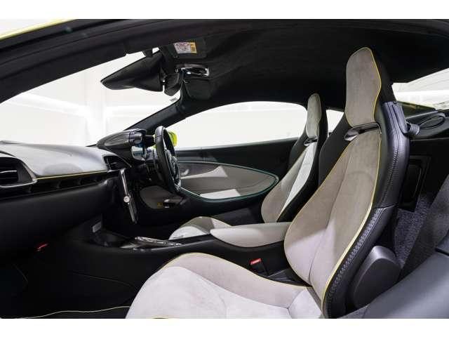 アルトゥーラ 　３．０　認定中古車　ＭｃＬＡＲＥＮ　ＱＵＡＬＩＦＩＥＤ　プラグインハイブリッドモデル　クルーズコントロール　パーキングアシスト　全周囲カメラ　ドライブレコーダー　ＨＤＤナビ　ＬＥＤヘッドライト（22枚目）