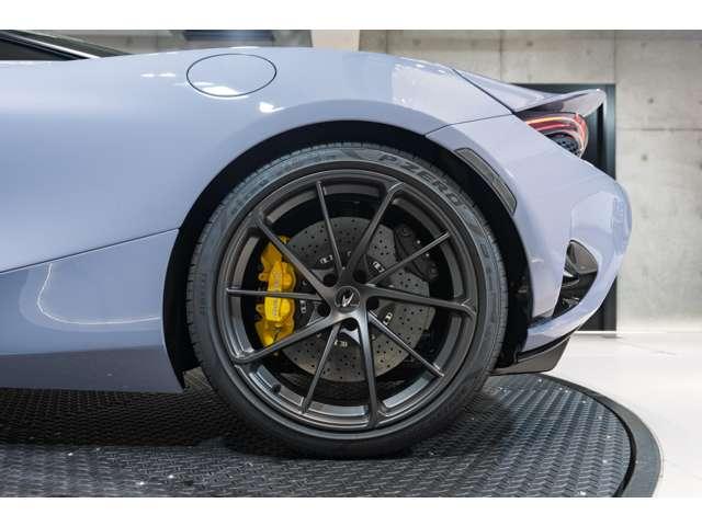 ７５０Ｓ ベースグレード　ＭＳＯ　Ｃｅｒａｍｉｃ　Ｇｒａｙ　・Ｙｅｌｌｏｗ　Ｂｒａｋｅ　Ｃａｌｉｐｅｒ・Ｐｅｒｆｏｒｍａｎｃｅ　Ｉｎｔｅｒｉｏｒ　・Ａｐｐｌｅ　Ｃａｒｐｌａｙ（16枚目）