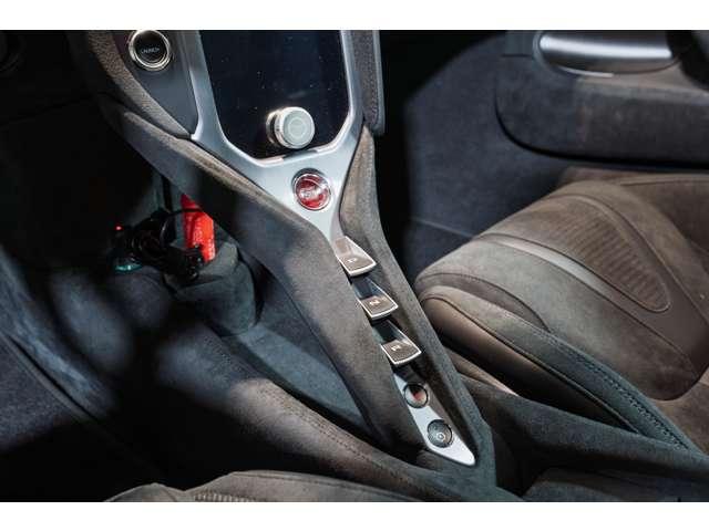 ７５０Ｓ ベースグレード　ＭＳＯ　Ｃｅｒａｍｉｃ　Ｇｒａｙ　・Ｙｅｌｌｏｗ　Ｂｒａｋｅ　Ｃａｌｉｐｅｒ・Ｐｅｒｆｏｒｍａｎｃｅ　Ｉｎｔｅｒｉｏｒ　・Ａｐｐｌｅ　Ｃａｒｐｌａｙ（27枚目）