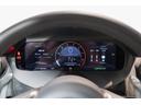 スピードメーターはフロントの高い位置に設定されており、運転をしながら視線を落とすことなく様々な情報を確認することができます。