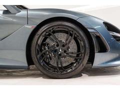 オプションホイールでございます、Ｖｏｒｔｅｘ　−　５　Ｔｗｉｎ　Ｓｐｏｋｅ　Ｕｌｔｒａ−Ｌｉｇｈｔｗｅｉｇｈｔを装着してございます。 4