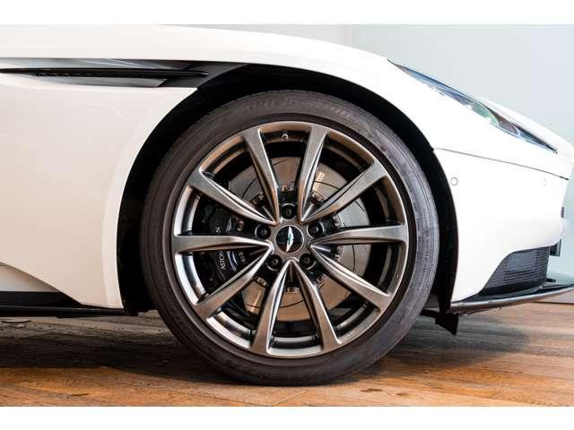 ＤＢ１１ Ｖ８　ヴォランテ　メーカー認定中古車　クルーズコントロール　レーンキープアシスト　パーキングアシスト　障害物センサー　全周囲カメラ　ＨＤＤナビ　本革シート（12枚目）