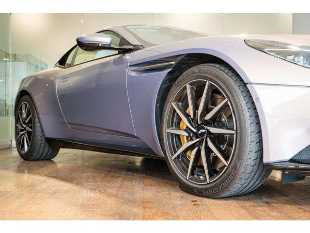 ＤＢ１１ 　Ｖ１２　ソーラーブロンズ　クルーズコントロール　レーンキープアシスト　パーキングアシスト　メーカー認定中古車　ヒルディセントコントロール　本革シート（11枚目）