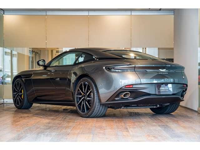 ＤＢ１１ Ｖ８　マグネティックシルバー　メーカー認定中古車　クルーズコントロール　パーキングアシスト　障害物センサー　本革シート　パワーシート　ドライブレコーダー（7枚目）