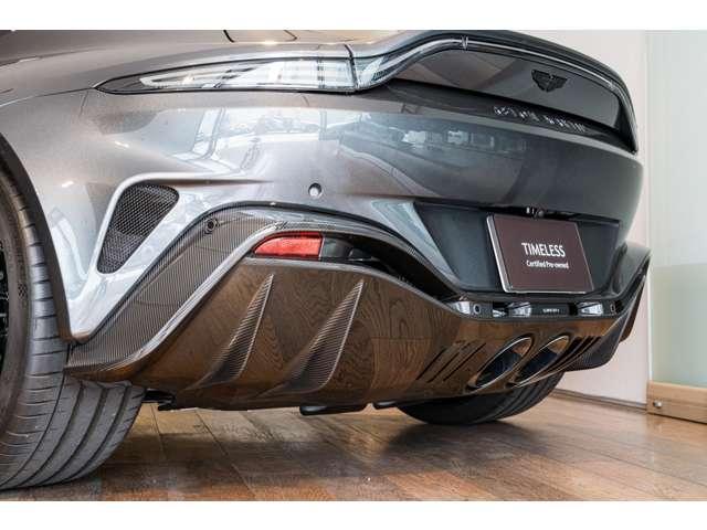 Ｖ１２ヴァンテージ 　世界３３３台限定　キセノングレー　レーンキープアシスト　パーキングアシスト　全周囲カメラ　障害物センサー　ＨＤＤナビ　本革シート　シートヒーター　メーカー認定中古車（13枚目）