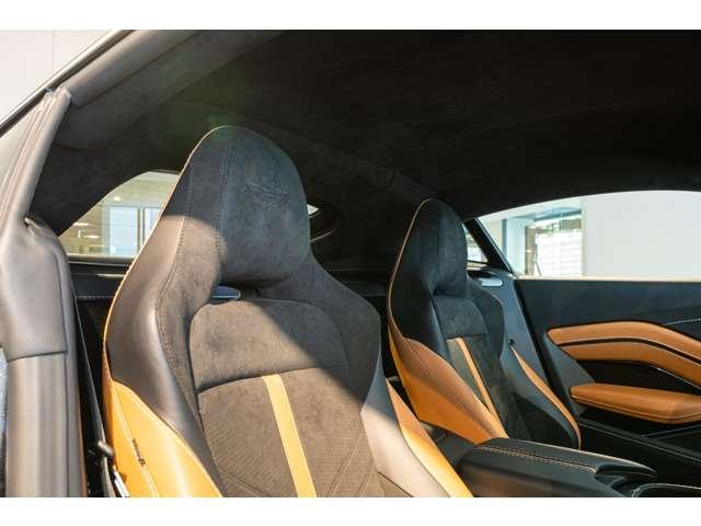 Ｖ１２ヴァンテージ 　世界３３３台限定　キセノングレー　レーンキープアシスト　パーキングアシスト　全周囲カメラ　障害物センサー　ＨＤＤナビ　本革シート　シートヒーター　メーカー認定中古車（16枚目）