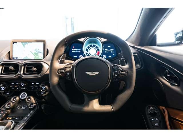 Ｖ１２ヴァンテージ 　世界３３３台限定　キセノングレー　レーンキープアシスト　パーキングアシスト　全周囲カメラ　障害物センサー　ＨＤＤナビ　本革シート　シートヒーター　メーカー認定中古車（21枚目）
